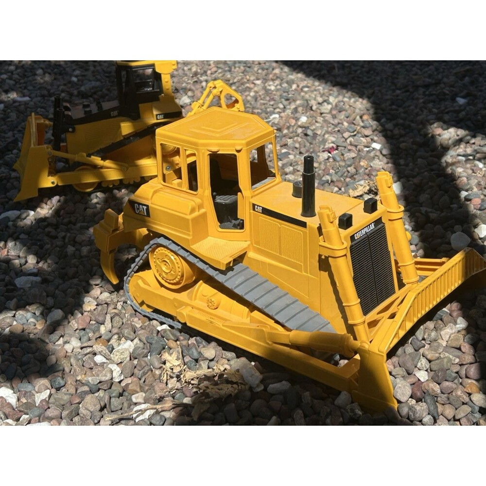 Bruder 02424 Cat Bulldozer Toddle Gift Classic Toy 15" long 8" tall Construction